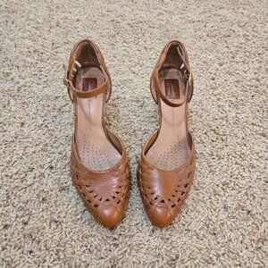 Clarks Artisan Women's Shoes Brown Size 9M